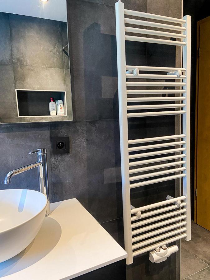 Chez Sabine Et Eric Maison Pour 6 Personnes Avec Piscine Chauffee Andenne Dış mekan fotoğraf