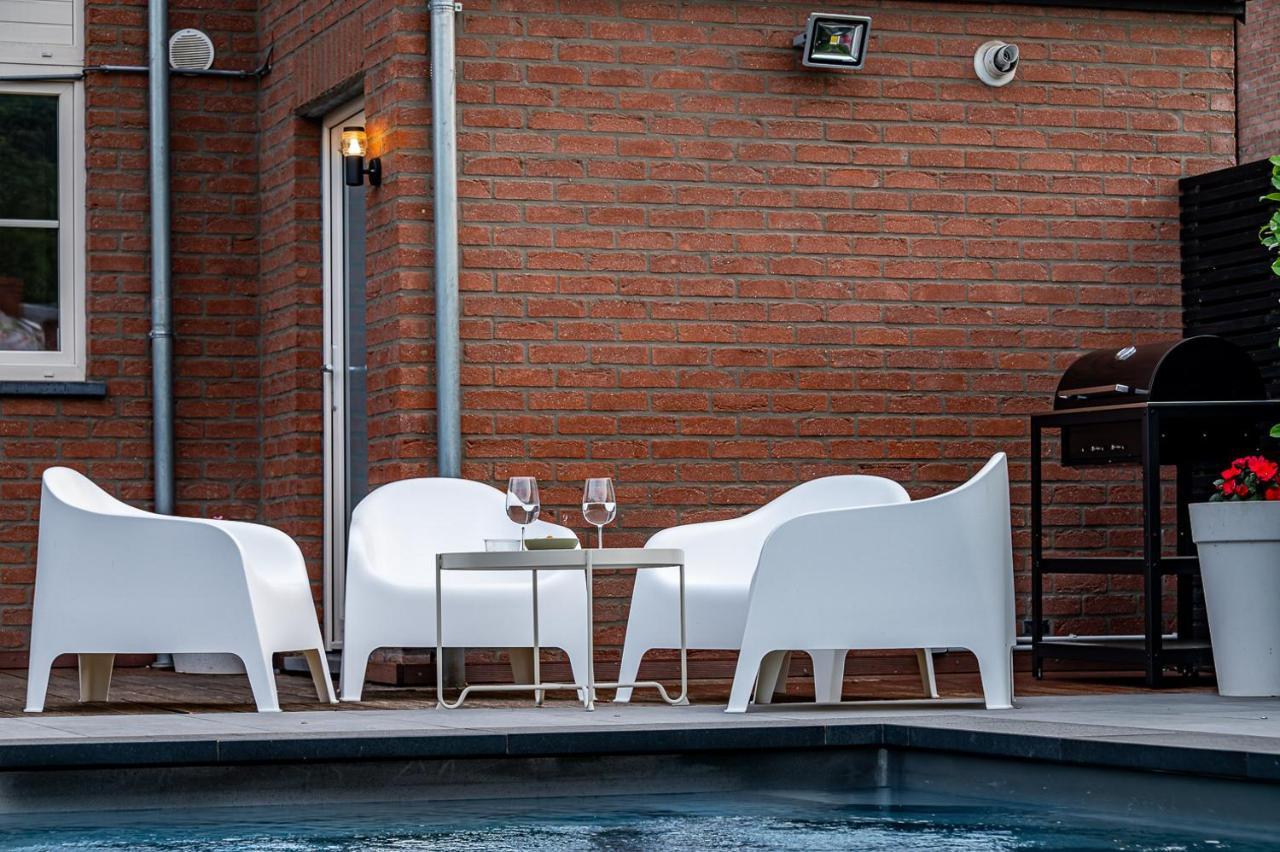 Chez Sabine Et Eric Maison Pour 6 Personnes Avec Piscine Chauffee Andenne Dış mekan fotoğraf